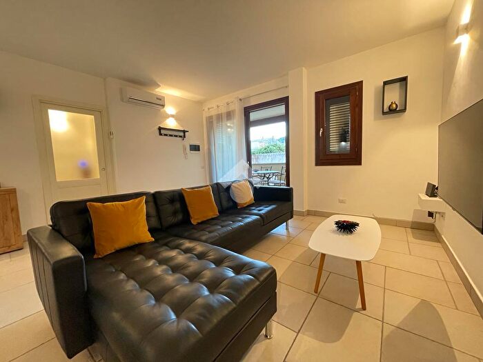 Appartamento trilocale in vendita in Via Giardini, Villasimius