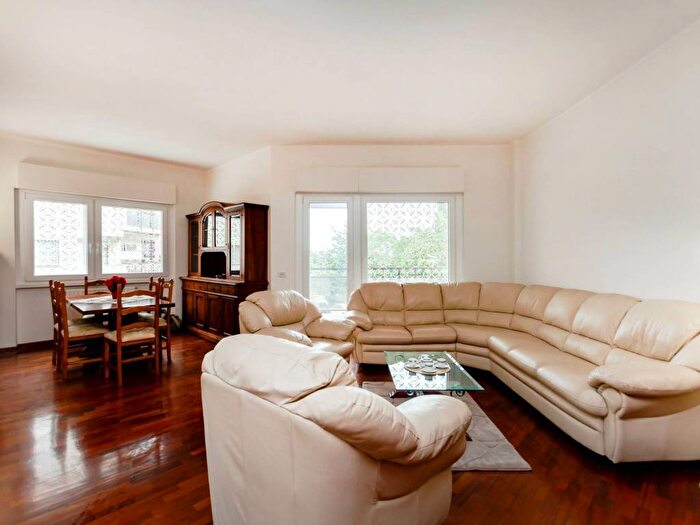 Appartamento con 5 locali in affitto in Via San Felice Circeo, Tomba di Nerone, Roma