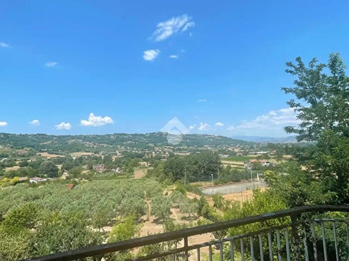 Appartamento con 5 locali in vendita in Localita' Motta Valle, Sant'Angelo A Cupolo