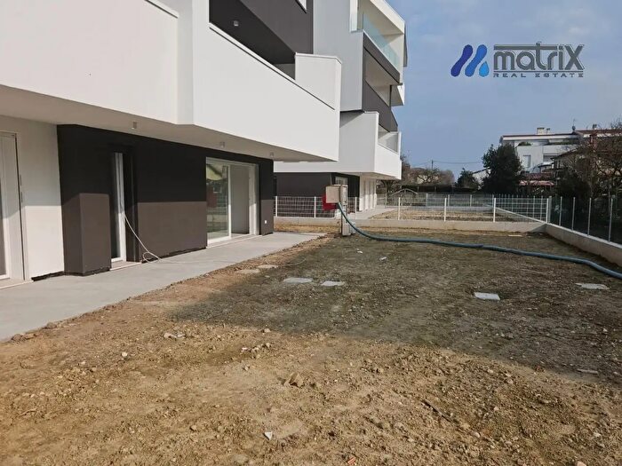 Appartamento con 9 locali in vendita in Via Argine Sinistro, Dolo