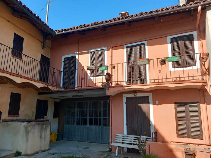 Casa con 5 locali in vendita in Località Bagnasco Bagnasco At Italy, Montafia