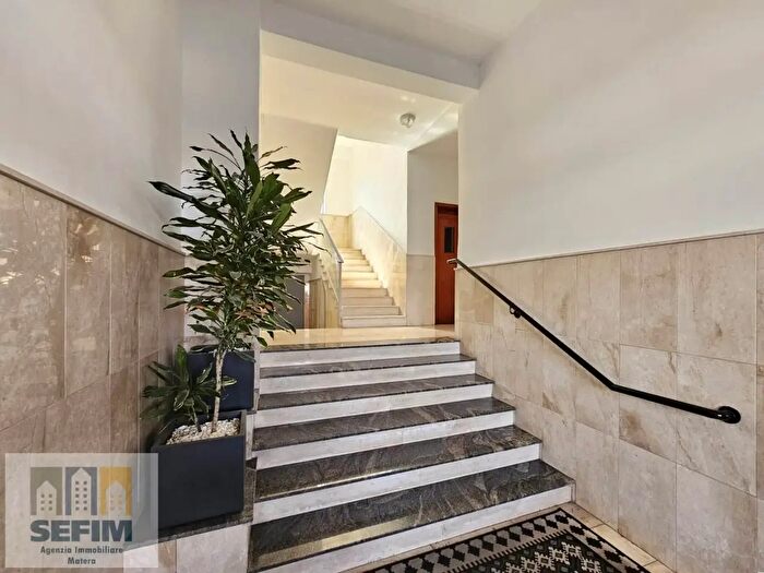 Appartamento con 5 locali in vendita in Via Annunziatella, Matera