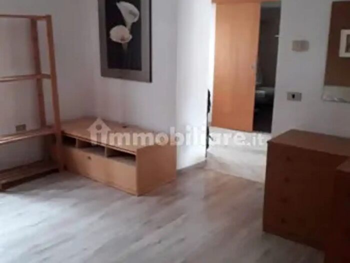 Appartamento trilocale in vendita in Via Trento, Besenello