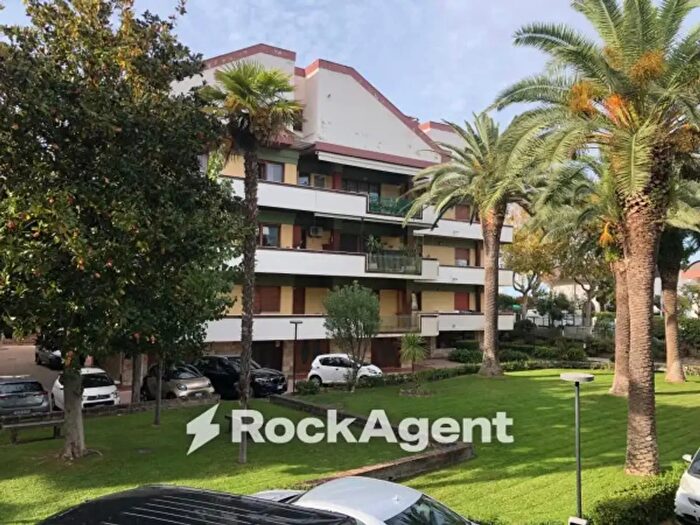 Appartamento quadrilocale in vendita in Viale Alcione, Francavilla Al Mare