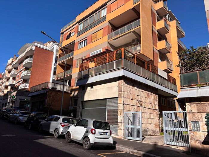 Appartamento trilocale in affitto in Via della Balduina, Balduina, Roma