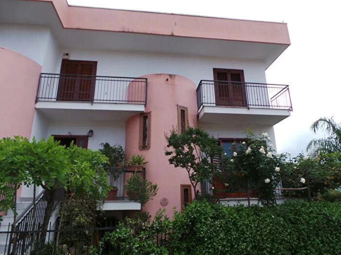 Casa con 9 locali in vendita in Via Madonna del Carmine, Agropoli