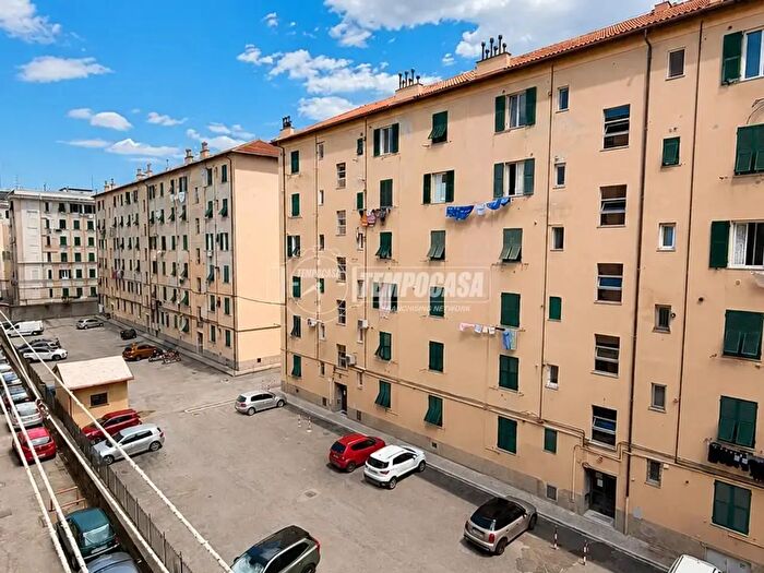 Appartamento trilocale in vendita in Via Walter Fillak, Genova