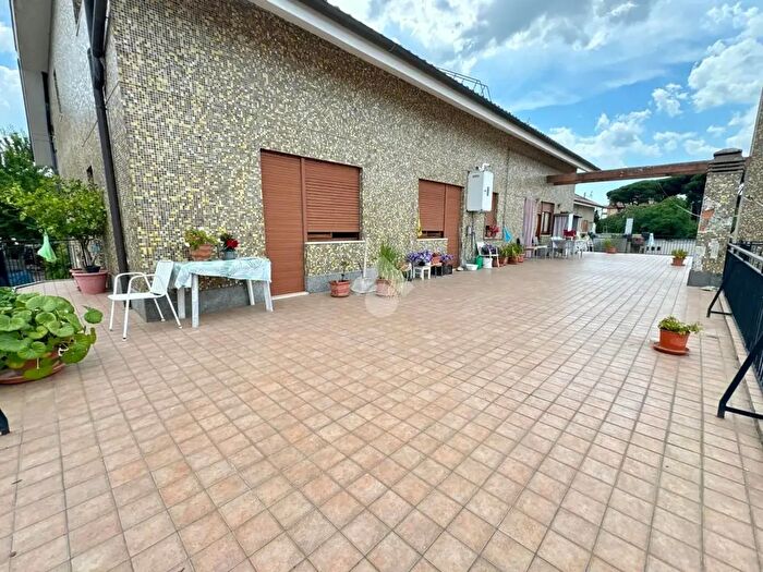 Appartamento trilocale in vendita in Via dei Cedri, San Cesareo