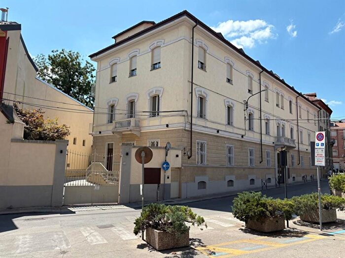 Appartamento quadrilocale in vendita in Via Natta, Asti