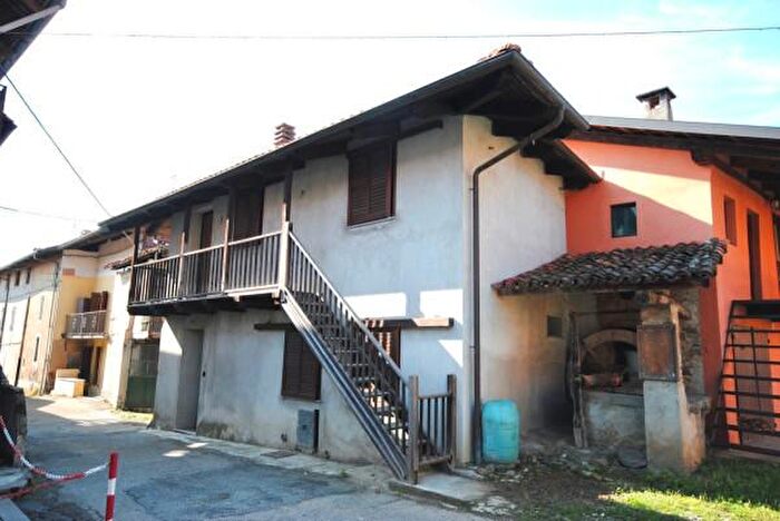 Casa quadrilocale in vendita in Casale Roletto, Zubiena