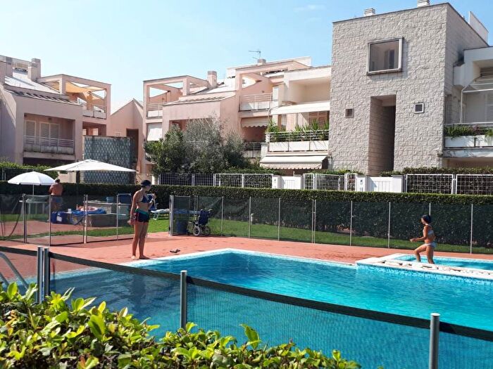 Appartamento bilocale in affitto in Via Agropoli, Fregene, Fiumicino