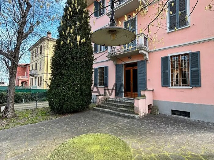 Appartamento in vendita in Strada Traversetolo, Parma