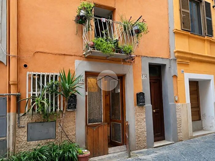 Appartamento trilocale in vendita in Via Indipendenza, Gaeta