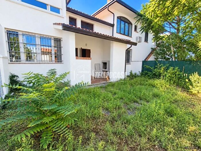 Casa quadrilocale in vendita in Viale degli Ulivi Lido degli Estensi, Comacchio