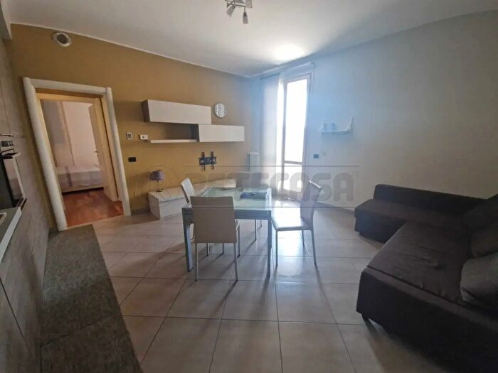 Appartamento bilocale in vendita in Via degli Opifici, Cremona