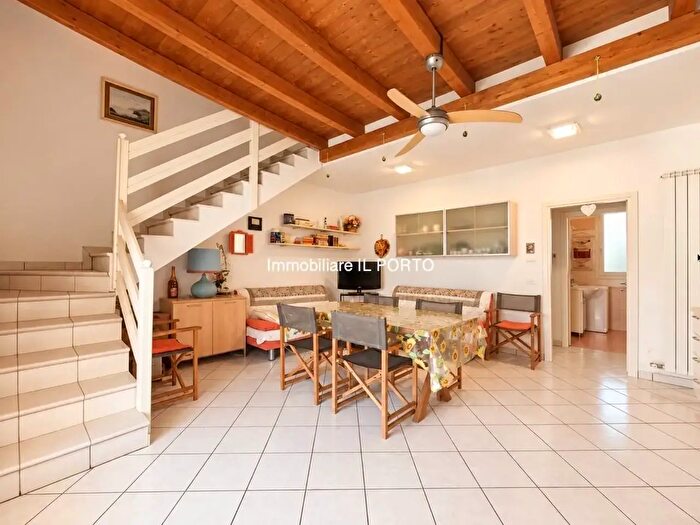 Appartamento trilocale in vendita in Comacchio
