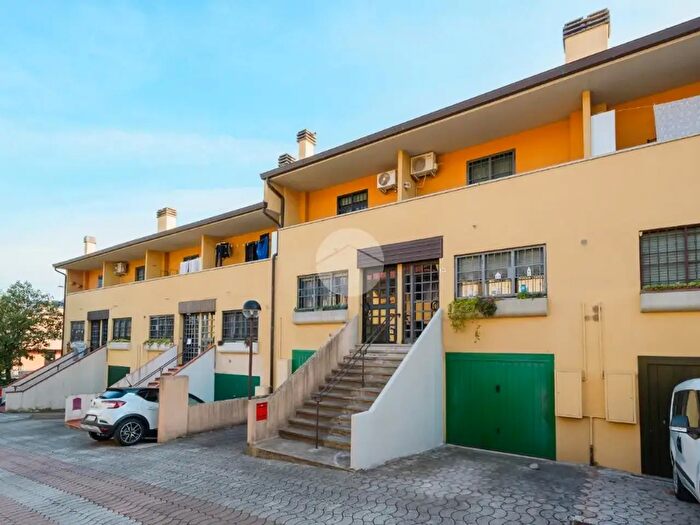 Casa con 5 locali in vendita in Via Giuseppe Romita, Zola Predosa