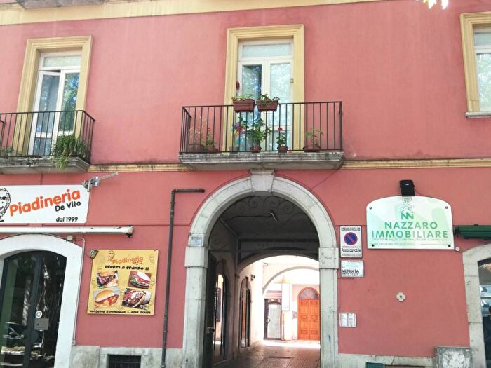 Casa bilocale in affitto in Viale Italia, Emanuele II C Colombo Morelli e Silvati, Avellino