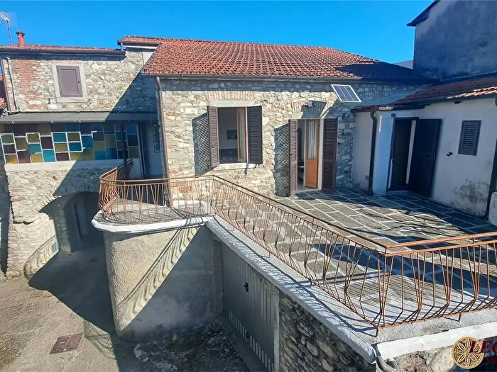 Casa con 5 locali in vendita in Via San Rocco, Villafranca In Lunigiana