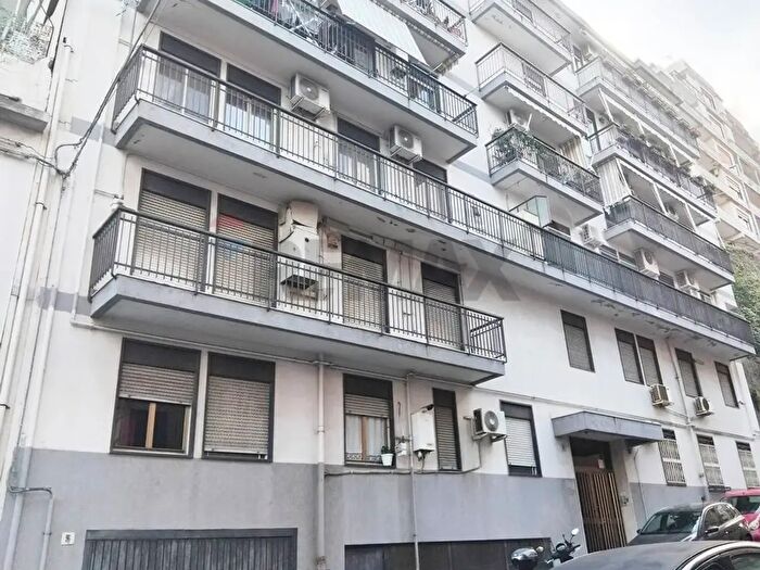 Appartamento trilocale in vendita in Vai Pracanica, Messina
