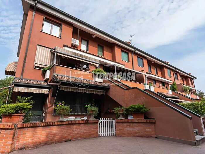 Appartamento quadrilocale in vendita in Via San Pietro, Solaro