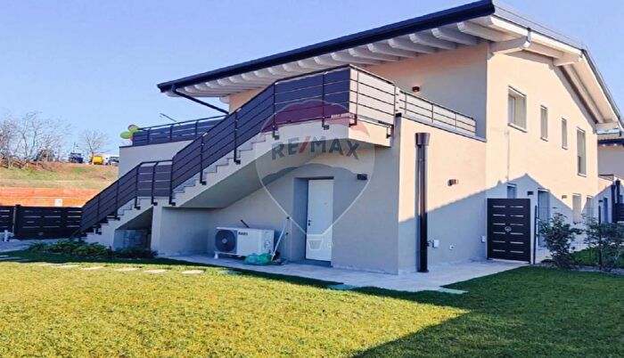 Appartamento quadrilocale in vendita in Desenzano Del Garda