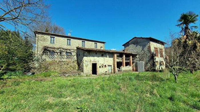 Casa con 6 locali in vendita in Località Giannini, Barga