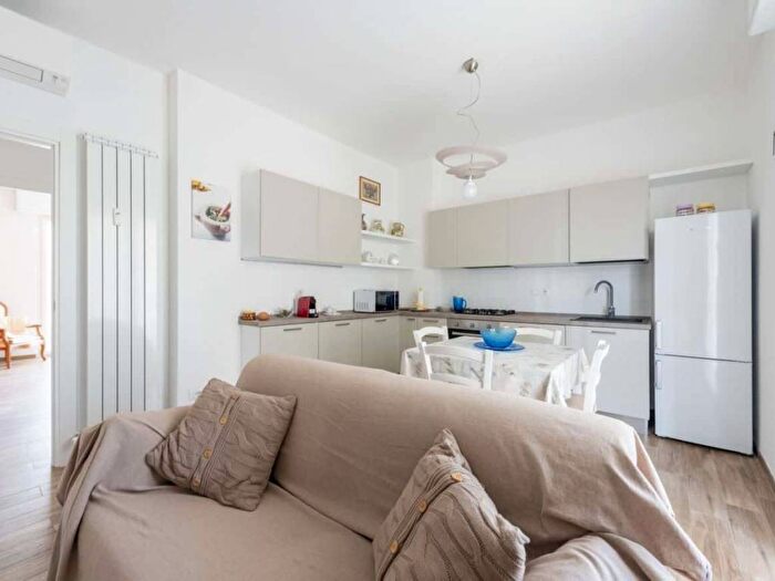 Appartamento trilocale in affitto in Via Ferdinando Magellano, Centro, Sestri Levante