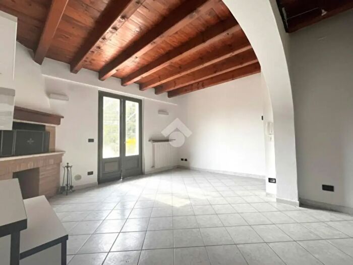Appartamento bilocale in vendita in Via Nazionale, Caino