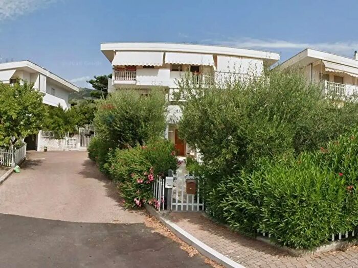 Appartamento quadrilocale in affitto in Viale dellEmigrante, Mattinata