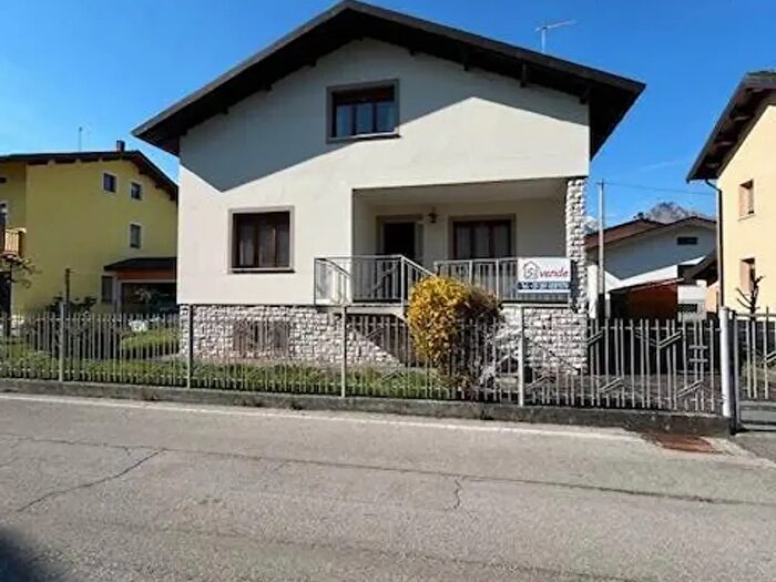 Casa con 14 locali in vendita in Via Fosse Feltre, Feltre