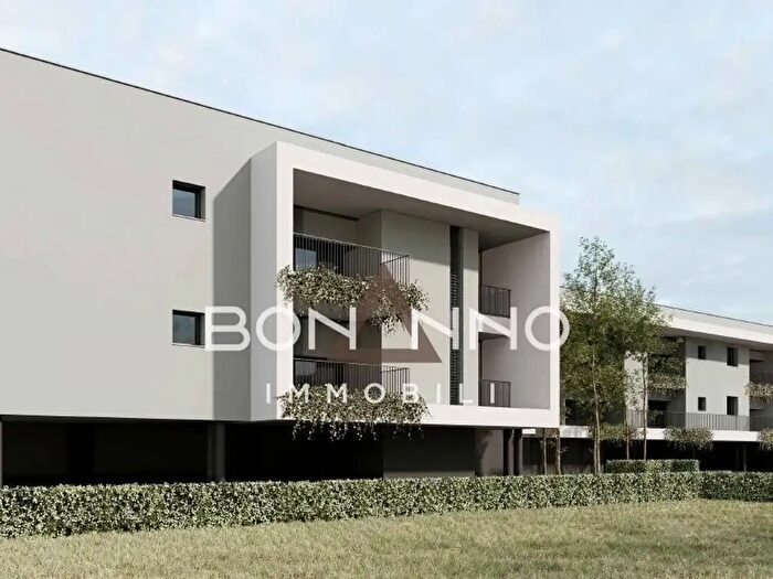 Appartamento con 5 locali in vendita in Piazza Poloni Don Vittorio, Montebelluna