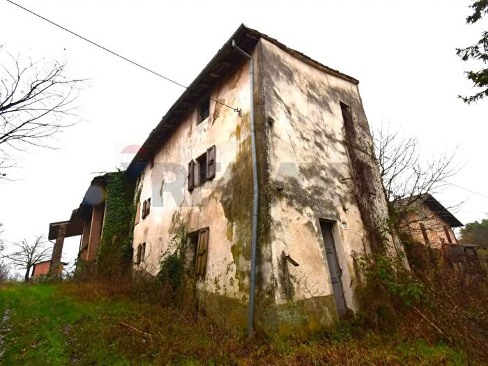 Casa quadrilocale in vendita in Le Lame, Medesano