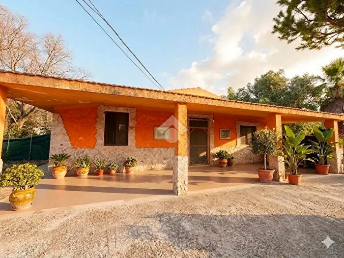 Casa quadrilocale in vendita in Contrada Palmarino, Francavilla Fontana