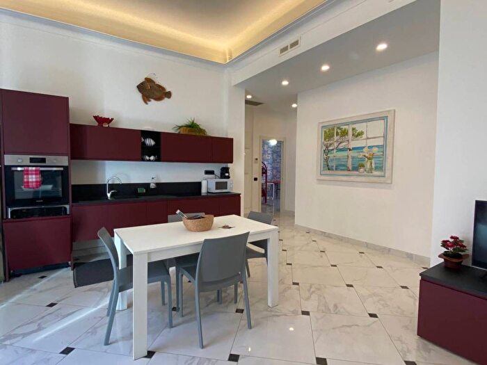 Appartamento quadrilocale in affitto in Corso Dante Alighieri, Centro, Alassio