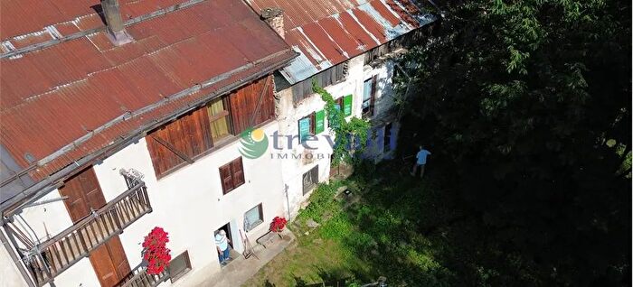 Casa con 5 locali in vendita in Rabbi