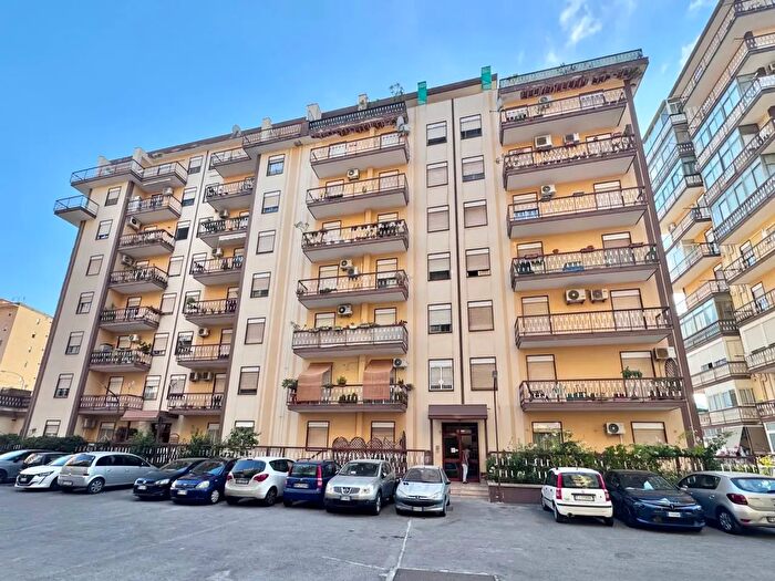 Appartamento quadrilocale in vendita in Via Michele Titone, Palermo