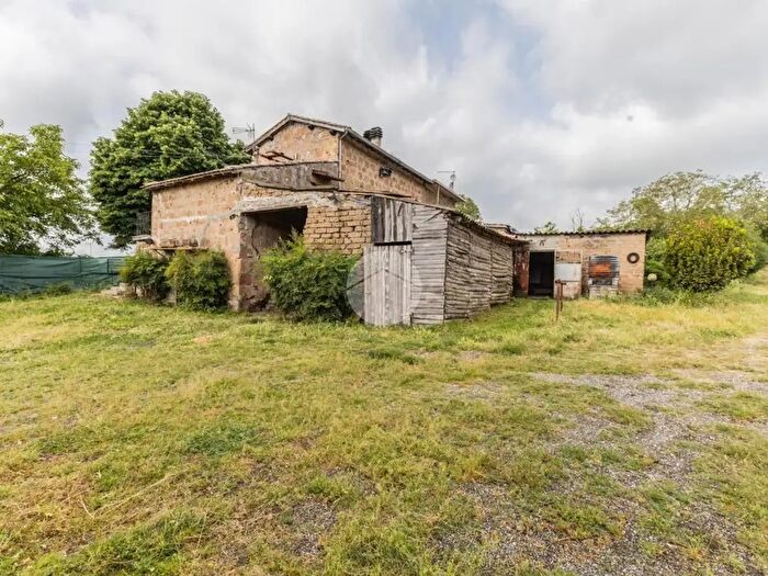 Appartamento trilocale in vendita in Via Fontana Cantarina, Nepi
