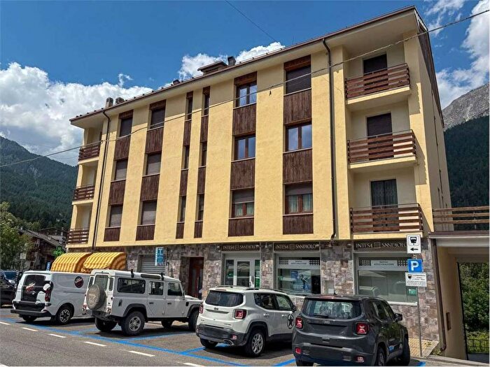Appartamento trilocale in affitto in Via Roma, Centro, Cesana Torinese