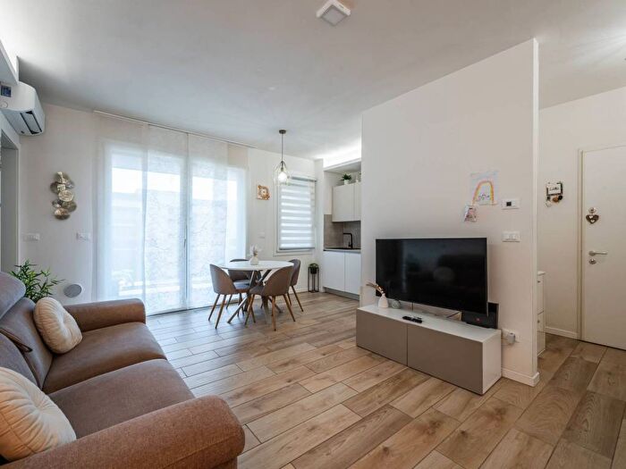 Appartamento trilocale in affitto in Via Sandro Pertini, Medicina