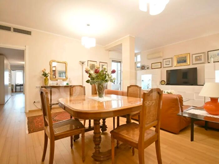 Appartamento quadrilocale in vendita in Viale Ciusa, Cagliari