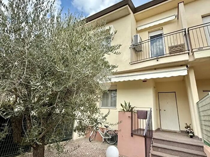 Casa con 5 locali in vendita in Via Roma, San Giovanni In Marignano