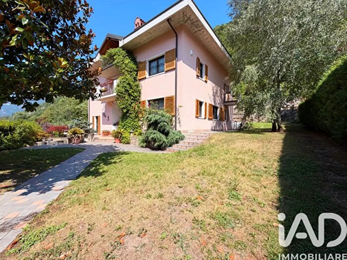 Casa con 13 locali in vendita in Via Riccardo Largaiolli, Ala
