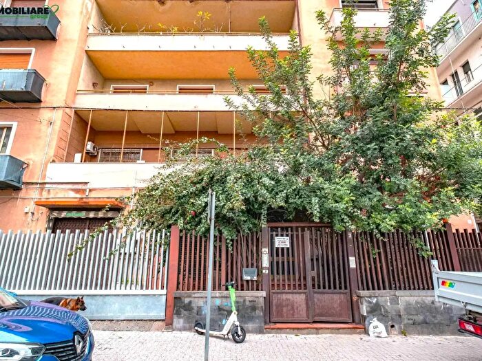 Appartamento quadrilocale in vendita in Via Pola, Catania