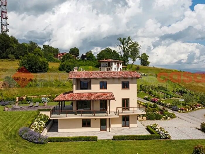 Casa quadrilocale in vendita in Località Canipaia Snc, Castelnuovo Di Garfagnana