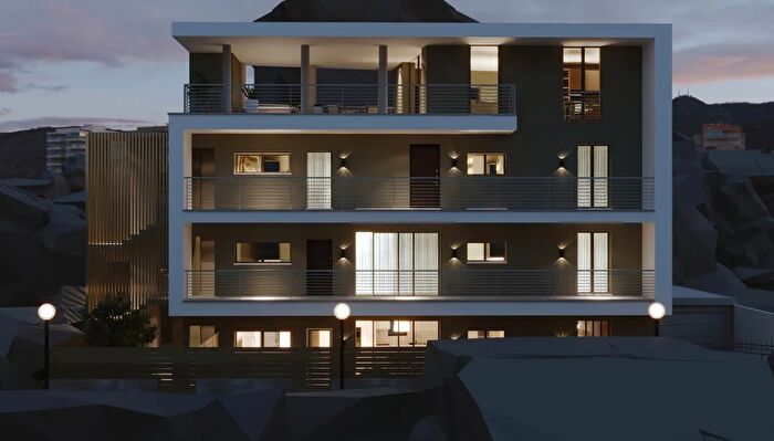 Appartamento trilocale in vendita in Via Crocefisso, Rho