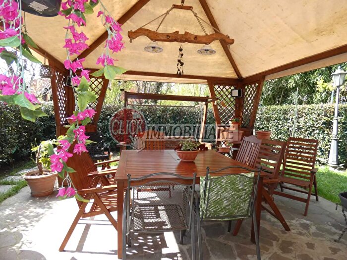 Casa con 6 locali in vendita in Scarperia e San Piero