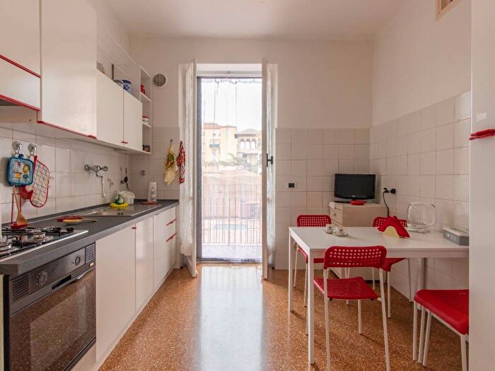 Appartamento trilocale in affitto in Piazza Giacomo Matteotti, Centro, Albenga