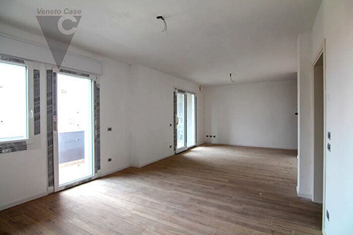 Appartamento quadrilocale in vendita in Via C dAvila, Piove Di Sacco