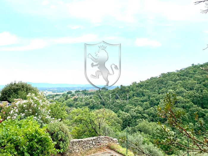 Casa con 11 locali in vendita in Piazza Vittorio Veneto, Sinalunga